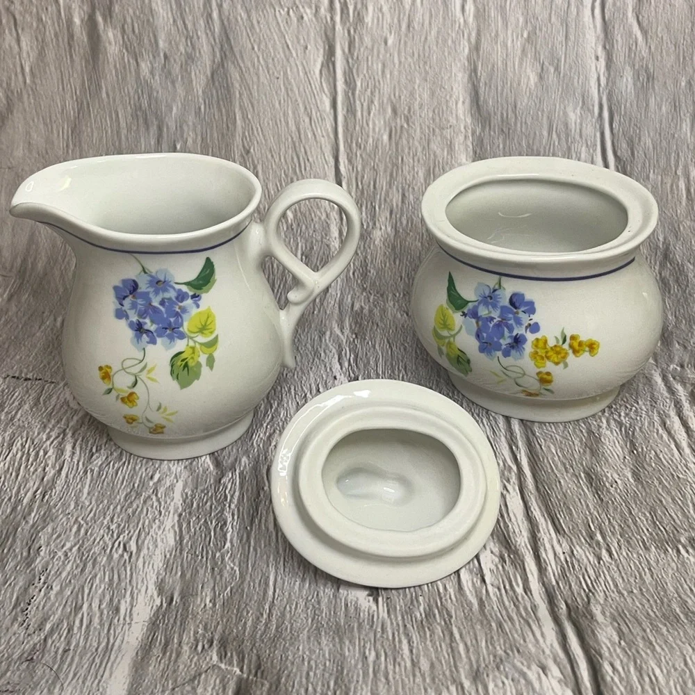 Floral Cream and Sugar